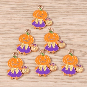 Details zu Halloween-Kürbis-Anhängern mit orangefarbener Emaille und Vergoldung
