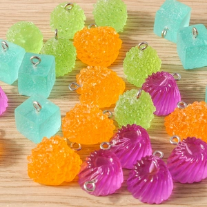 Pendentifs colorés en résine bonbon avec boucles pour la création de bijoux DIY