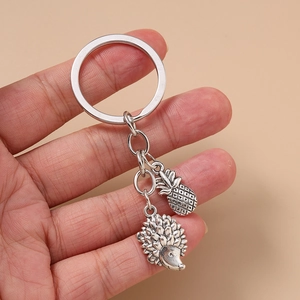 Vintage Zinc Alloy Hedgehog Pineapple Keychain Retro Silver Metal Animal Fruit Bag Pendant Key Ring Charm For Women Men