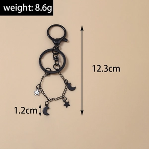 Gothic Schlüsselanhänger aus schwarzem Metall mit Stern- und Mondanhänger, Länge 12,3 cm