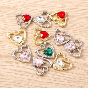 Ciondoli a cuore Y2K con cristalli colorati e cornici metalliche per gioielli fai da te