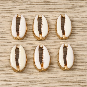 DIY Jewelry Accessories Natural Cowrie Shell Pendants Zinc Alloy Gold Plated For Necklace Bracelet Keychains Handcrafted Making