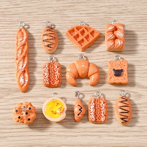 Simulation Bread Resin Pendants For DIY Jewelry Making Keychain Accessories Baguette Croissant Cake Tart Style Charms Decorative Handcrafted Materials