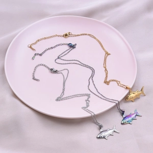 Collana In Acciaio Inossidabile Con Ciondolo A Forma Di Pesce Tonno Placcata Oro 18K Arcobaleno Minimalista Donna Regalo