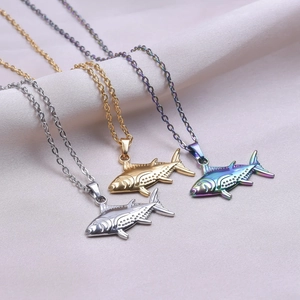 Collane con ciondolo a forma di tonno in acciaio inossidabile in oro, argento e arcobaleno