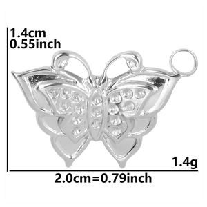 Détails du pendentif papillon 2,0x1,4cm avec cristaux clairs et finition argentée