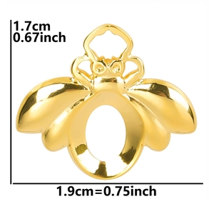Détail montrant les dimensions du pendentif abeille en acier inoxydable plaqué or 18 carats