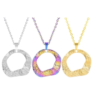 Three-color geometric necklaces with hammered texture pendants on minimalist chain