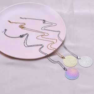 Stainless Steel Round Pendant Necklace For Women Elegant Spiral Textured Circular Pendant Adjustable Chain Vacuum Plated Jewelry