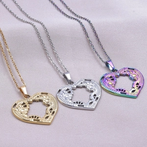 Lot de trois colliers coeur en or, argent et arc-en-ciel au style steampunk chic