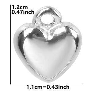 Detailed size specifications for heart-shaped stainless steel pendant with measurements