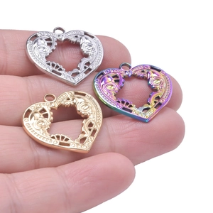 Steampunk-Herzanhänger mit Zahnrädern in Gold, Silber und Regenbogenfarben für DIY-Schmuck