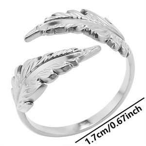Dettaglio dell'anello a piuma regolabile in acciaio inox con diametro di 1,7 cm