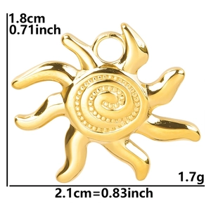 Detail of a 18k gold plated sun totem pendant with dimensions and polished texture