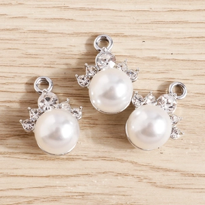 Trois élégants pendentifs perles couronne avec strass brillants pour bijoux DIY