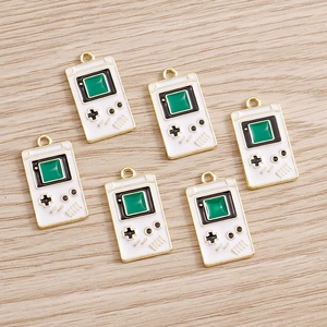 Pendentifs rétro console de jeu en alliage avec émail blanc et bord doré pour bijoux DIY