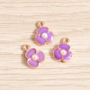 Pendentifs fleur de cerisier en émail violet avec perles et cadre doré pour bijoux DIY