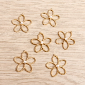 Luxury Alloy Hollow Flower Pendants With Center Artificial Pearl Gold Plated Beaded Edge DIY Jewelry Making Charms For Necklace Bracelet