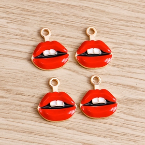 Lot de 4 breloques lèvres rouges en émail pour la création de bijoux DIY tendance