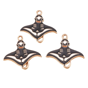 Cartoon stingray enamel pendant set in black and white with gold finish for DIY jewelry
