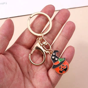 Creative Halloween pumpkin head keychain with witch hat and golden lobster clasp