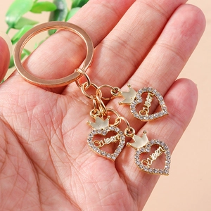 Porte-clés de Luxe en Alliage Strass Cœur Avec Décor de Couronne Queen Lettres Évidé Pendentif de Sac pour Femmes Mode Bijoux Cadeau