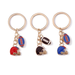 Lot de porte-clés sport rugby avec pendentifs casque en couleurs et anneaux dorés
