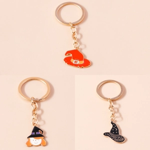 Porte-clés Chapeau de Sorcière d'Halloween en Émail Dessin Animé Chapeau de Magicien Pendentif Alliage Plqué Or Cadeau Femmes