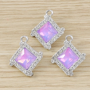 Set di tre ciondoli geometrici in strass viola per la creazione di gioielli fai da te