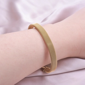 Elegant 18k gold plated stainless steel mesh bracelet for women with adjustable open design