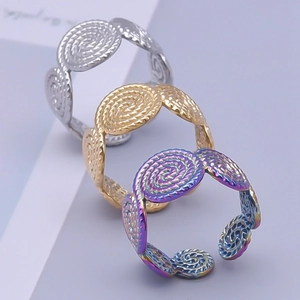 Adjustable 304 stainless steel rings with spiral textured design in gold and silver