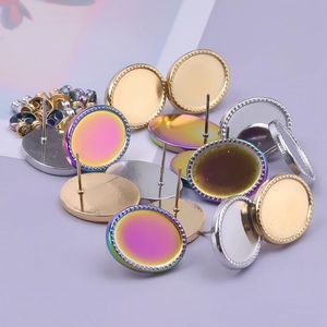 Supports de boucles d'oreilles ronds en acier 304 dorés, argentés et arc-en-ciel