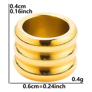 Detaillierte Makroansicht der 0.4cm hohen und 0.6cm breiten goldenen Metallperlen