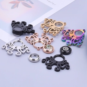 Vue détaillée de médaillons poulpe en cinq couleurs pour bijoux et photos DIY