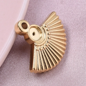Επιχρυσωμένο μενταγιόν βεντάλια 18k με ακτινωτές πτυχές για χειροποίητα κοσμήματα