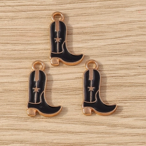 Détail de 3 breloques bottes de cowboy en émail noir avec étoiles dorées pour bijoux DIY