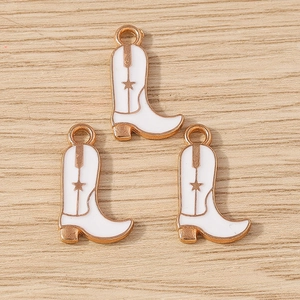 Pendentifs bottes de cowboy en émail blanc avec motifs d'étoiles et boucles en alliage doré