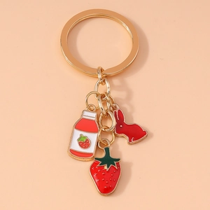 Porte-clés en Émail Lapin Fraise Dessin Animé en Alliage de Zinc Plqué Or Pendentif Animal Fruit pour Sacs Femmes Enfants Cadeau