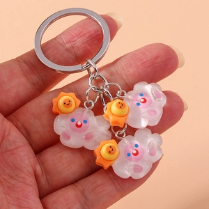Porte-clés mignon avec nuages et soleils en résine et anneau en métal argenté