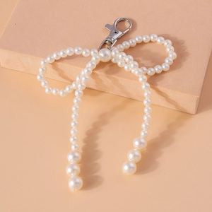 Fashion Artificial Pearl Beaded Bowknot Keychain Romantic Imitation Artificial Pearl Bag Charm Zinc Alloy Pendant For Women Backpack Decoration