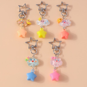 Lot de 5 porte-clés nuages et étoiles aux couleurs pastel avec attaches en forme d'étoile