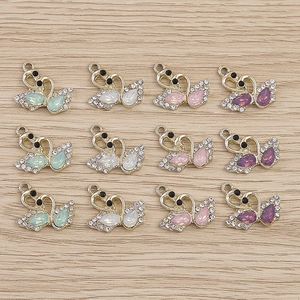 Pendentifs cygnes élégants avec pierres précieuses colorées et strass pour bijoux DIY