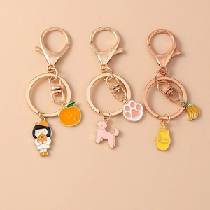 Porte-clés en Alliage de Dessin Animé Créatif Émail Fruit Chien Fille Pendentif Simulation Orange Banane Bouteille de Lait Sac Accessoire Suspendu