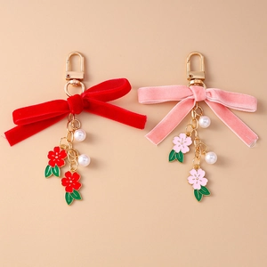 Portachiavi con Fiocco in Velluto e Fiori di Ciliegio Dolce Ciondolo per Borsa con Künstliche Perle in Lega di Zinco per Donne e Ragazze
