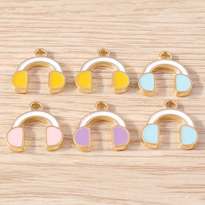 Breloques en Alliage d'Émail Forme de Casque de Dessin Animé Pour Fabrication de Bijoux DIY Pendentifs Colorés Pour Collier Bracelet