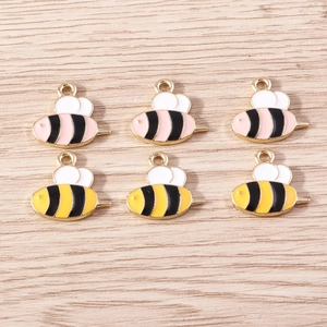 Set di sei ciondoli a forma di ape in smalto rosa e giallo per gioielli fai da te