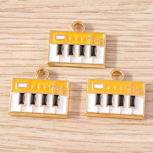Vintage Klavier-Tastatur-Anhänger aus Goldlegierung für DIY-Schmuckherstellung