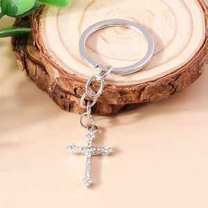 Porte-clés Croix en Métal Argenté Vintage avec Strass Pendentif Croix Incrusté de Luxe pour Décoration de Sac à Main Voiture