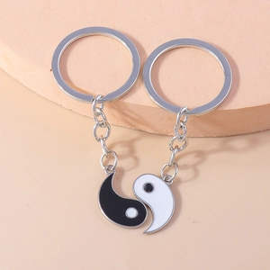 Creative Chinese Style Yin Yang Tai Chi Metal Keychain Zinc Alloy Enamel Bag Hanging Charm Jewelry For Couples Friends Gift