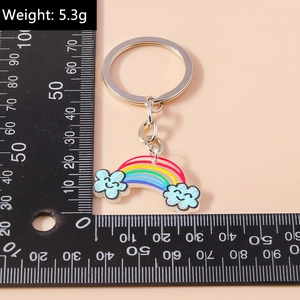 Portachiavi arcobaleno con nuvole carine e misura della taglia, peso di 5,3 g